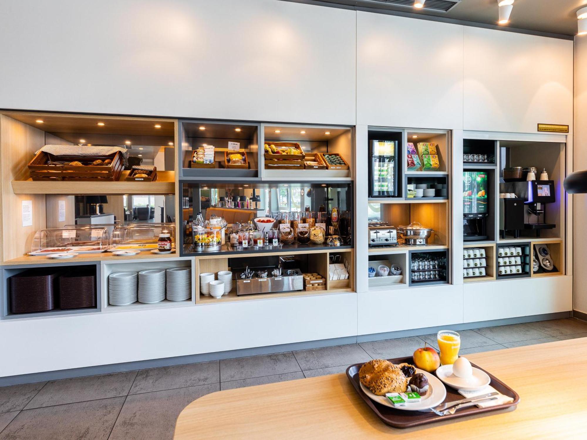 B&B Hotel Duisburg Hbf-Sued Экстерьер фото